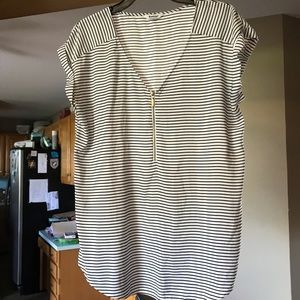 Express Black and white top size L $8